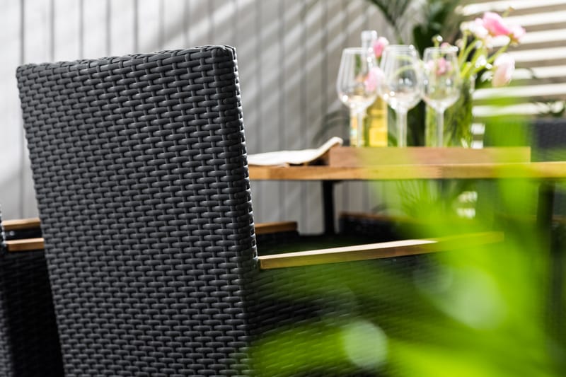 Thor Spisebordssæt 140x90 + 4 Thor Lyx Lænestol - Akacietop Sort/Teak - Havemøbler - Udendørsgruppe - Havesæt