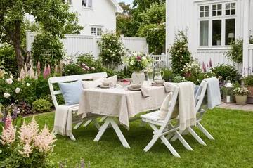 Landet udendørs spisegruppe 118x70x74 cm med sofa og 2 klapstole - Hvid - Havemøbler - Udendørsgruppe - Havesæt