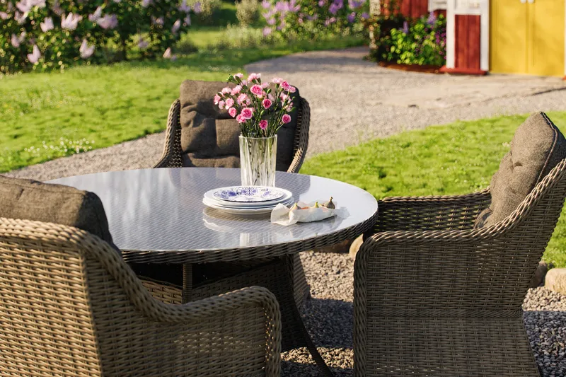 Marcus Spisebordssæt 140 Rund + 4 Lænestole m Hynde - Grå - Havemøbler - Udendørsgruppe - Havesæt