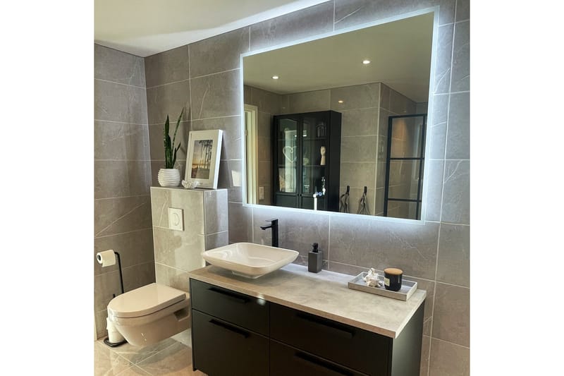 Badeværelsesspejl 120x100 cm med LED-belysning og anti-dug - Hus & renovering - Køkken & bad - Badeværelse - Badeværelsesmøbler - Badeværelsesspejl