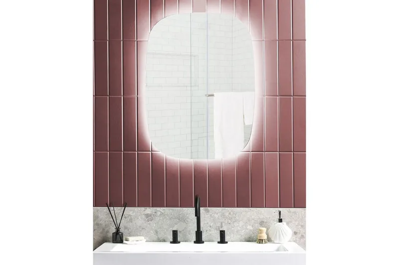 Badrumsspegel med LED Beliani Bergerac Silver - Hus & renovering - Køkken & bad - Badeværelse - Badeværelsesmøbler - Badeværelsesspejl