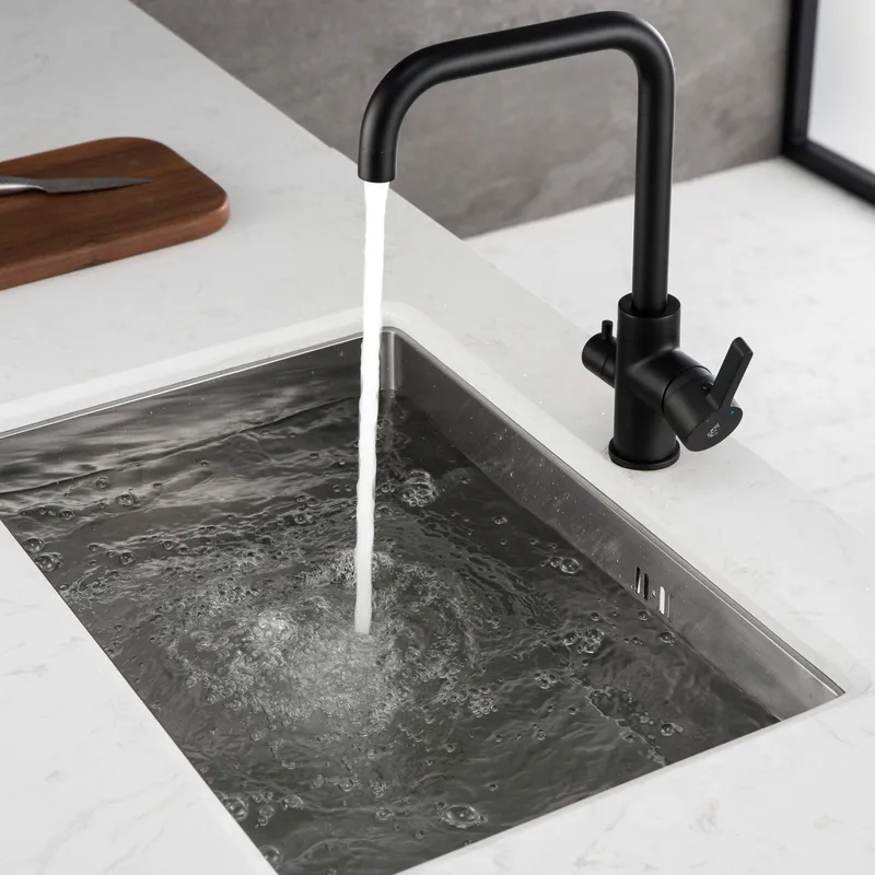 Bathlife Atlant Køkkenarmatur - Hus & renovering - Køkken & bad - Badeværelse - Håndklædetørrer - Håndklædetørrer el