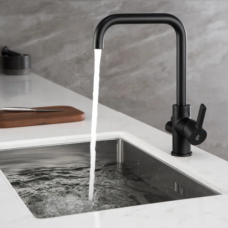 Bathlife Atlant Køkkenarmatur - Hus & renovering - Køkken & bad - Badeværelse - Håndklædetørrer - Håndklædetørrer el