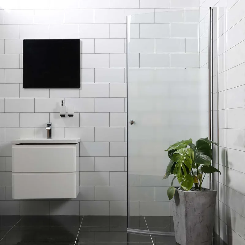 Mångsidig Brusedør 45° Dør Delvist Matteret Glas 700, Sølv