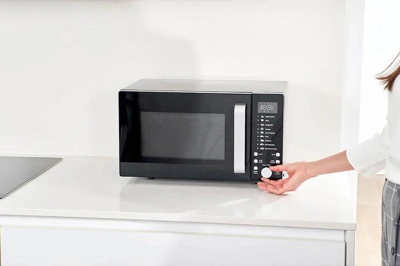 Mikroovn Black+Decker Digital 900W 23L Sort - Sort - Husholdning - Køkkenmaskiner - Opvarming & koge