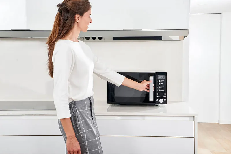 Mikroovn Black+Decker Digital 900W 23L Sort - Sort - Husholdning - Køkkenmaskiner - Opvarming & koge