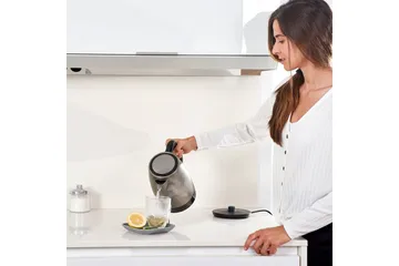 Elkedel Black+Decker 2200W 1,7L Børstet Rustfrit Stål - Sølv - Husholdning - Madlavning & Bagning - Køkkenudstyr