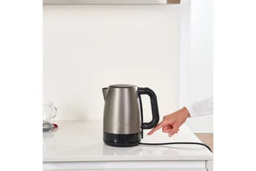 Elkedel Black+Decker 2200W 1,7L Børstet Rustfrit Stål - Sølv - Husholdning - Madlavning & Bagning - Køkkenudstyr