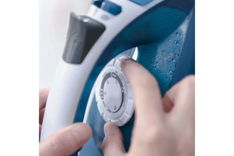 Dampstrygejern Black+Decker 2200W Blå - Blå||Sort - Husholdning - Rengøring & tøjpleje - Tøjpleje