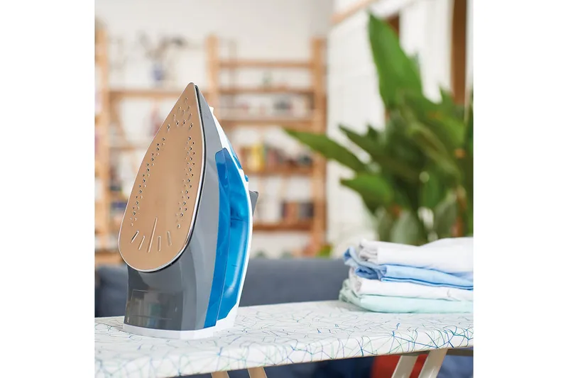 Dampstrygejern Black+Decker 2200W Blå - Blå||Sort - Husholdning - Rengøring & tøjpleje - Tøjpleje