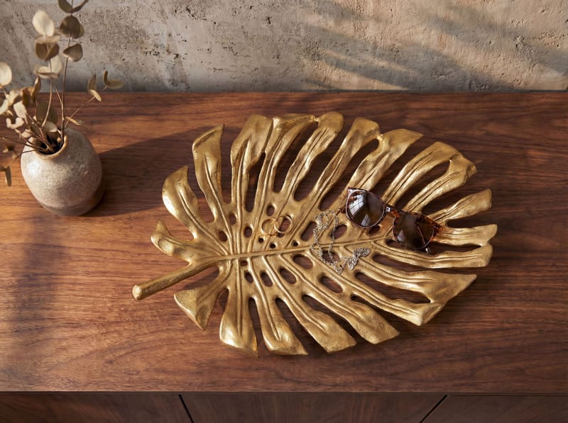 Ivora dekorationsskål Monstera i aluminium - guld - Husholdning - Servering & opdækning - Bakker & fade