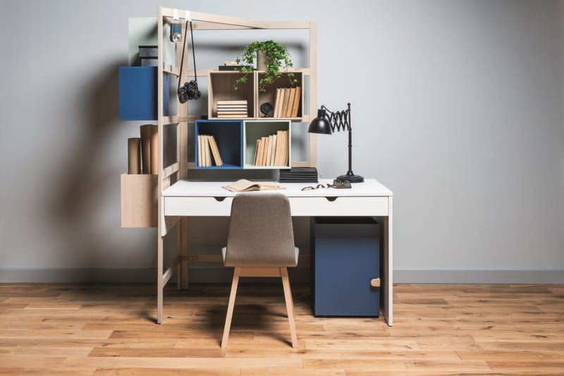 Stige Skrivebord 140 cm Hvid/Træ/Natur - VOX - Møbler - Børnemøbler - Børneborde - Skrivebord børn