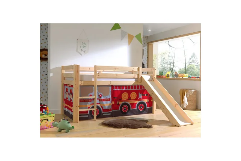 Halvhøj seng med forhæng og rutsjebane Pino Naturlig, Brandbil - Naturlig, Brandbil - Møbler - Børnemøbler - Børneseng & juniorseng - Højseng børn