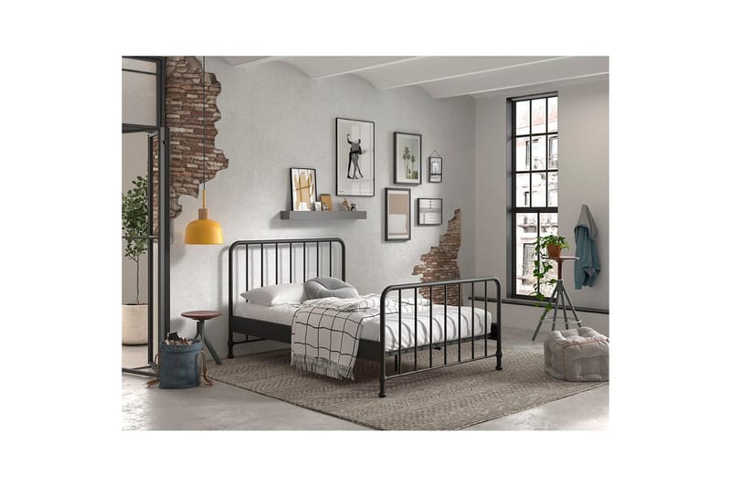 Seng Bronxx Sort, 140 x 200 cm - Sort, 140 x 200 cm - Møbler - Børnemøbler - Børneseng & juniorseng