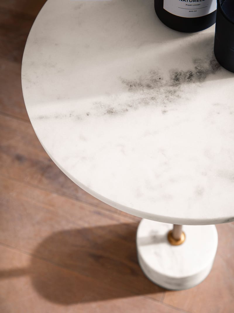 Aelros Sidebord 30 cm - hvid marmor med grå årer og guld - Møbler - Borde - Aflastningsbord - Konsolbord & sidebord