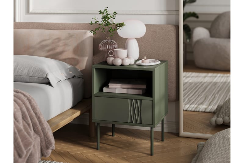 Akiko Natbord 44 cm - Grøn - Møbler - Borde - Aflastningsbord - Sengebord