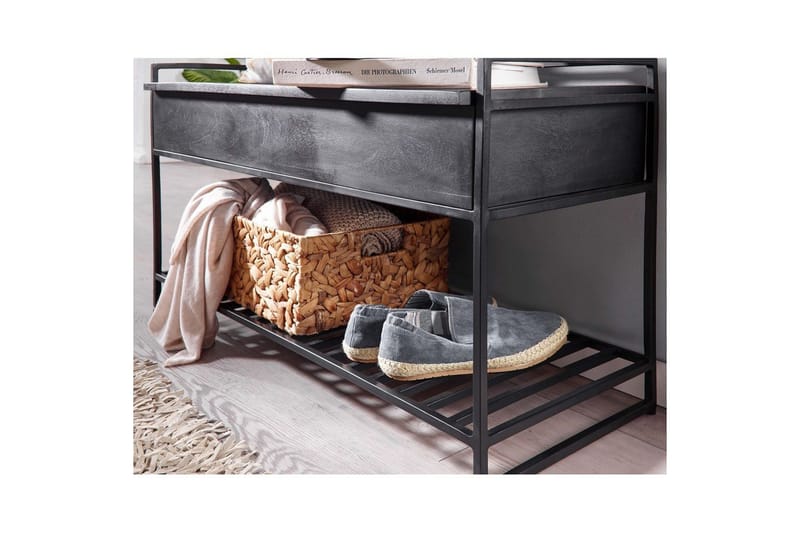 Bænk Wohnling industrielt look med stor opbevaringsplads i massivt træ og åben skohylde Sort - Sort - Møbler - Borde - Aflastningsbord - Lampebord