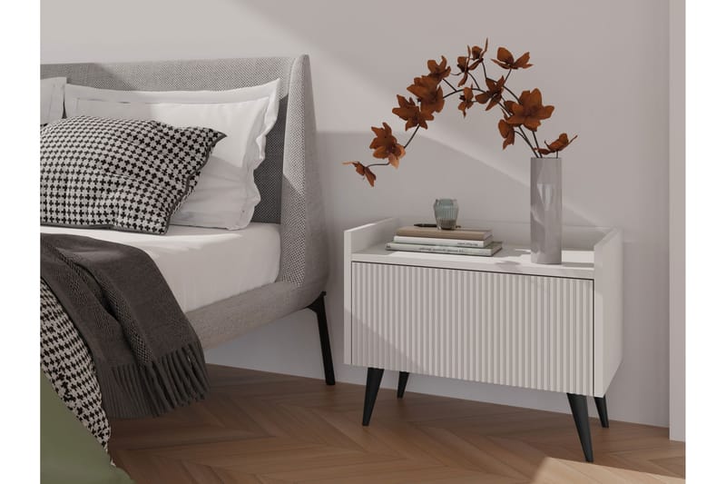 Chiku Natbord 52 cm - Beige - Møbler - Borde - Aflastningsbord - Sengebord