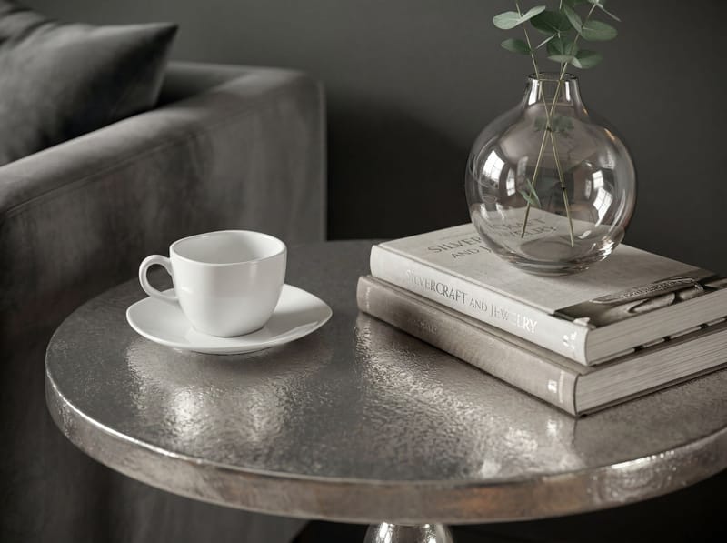 Dalor rundt sidebord 40 cm i aluminium med rå finish - sølv - Møbler - Borde - Aflastningsbord - Konsolbord & sidebord