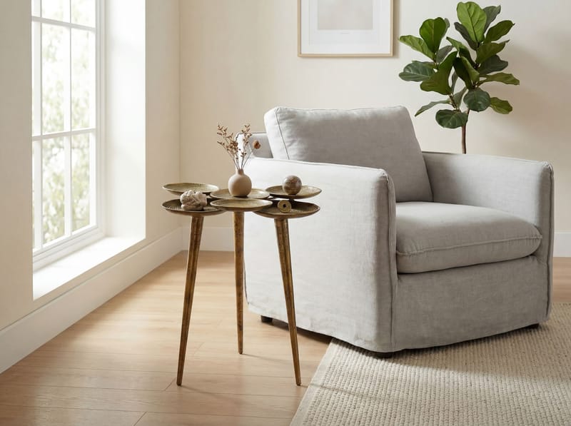 Denvor rundt sidebord 46 cm i aluminium - guld - Møbler - Borde - Aflastningsbord - Lampebord