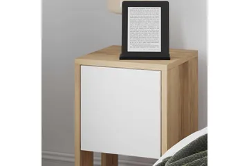 Haelyn Sengebord 30 cm med Træ- og Egeudseende, Opbevaring med Hylde - Natur/Hvid - Møbler - Borde - Aflastningsbord - Sengebord