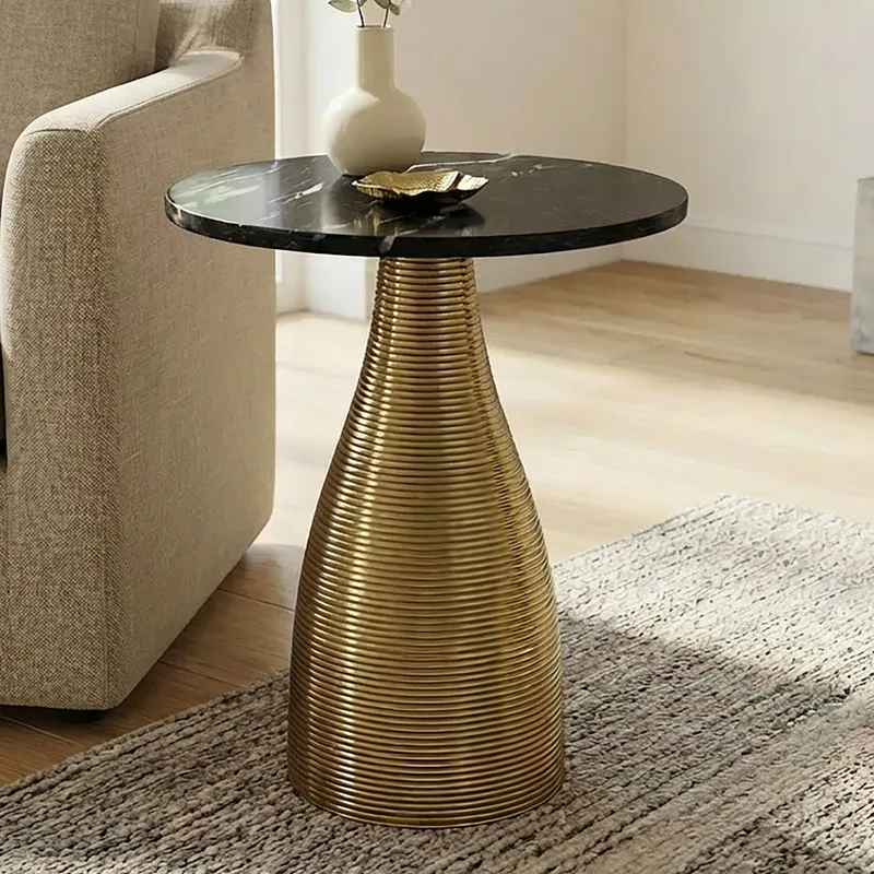 Junara Sidebord 40 cm - Sort og guld - Møbler - Borde - Aflastningsbord - Lampebord