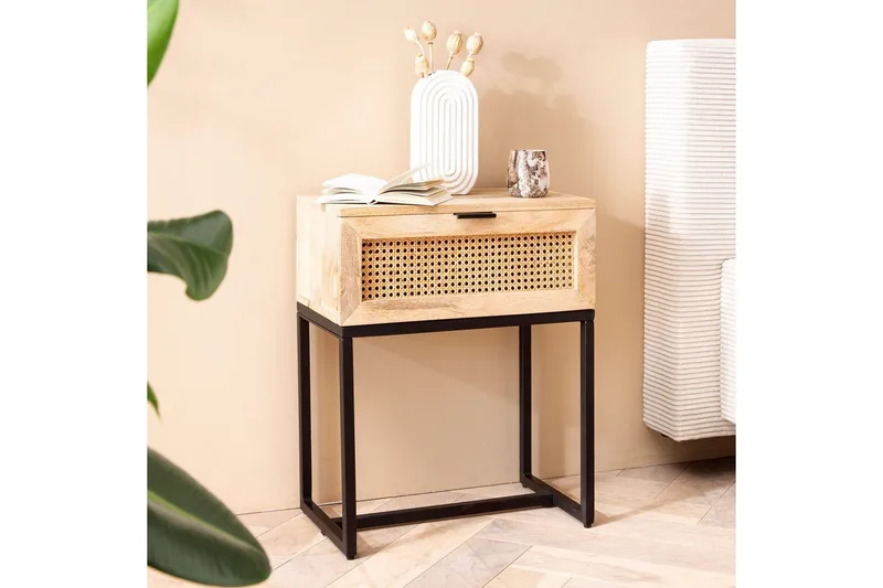 Natbord Wohnling Massivt Mangotræ med 1 Skuffe med Wienerflet I Et Industrielt Look - Møbler - Borde - Aflastningsbord - Sengebord