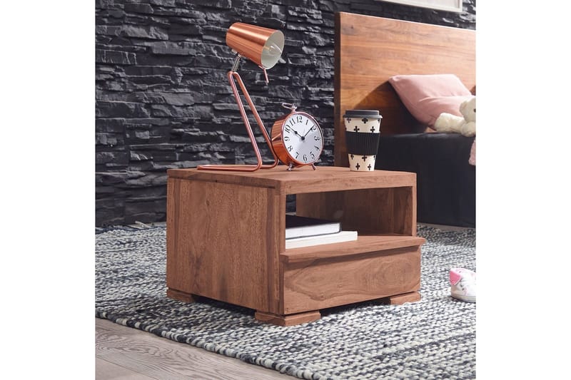 Natbord Wohnling Massivt træ med skuffe og hylde i et lavt design i landhusstil Akacietræ - Akacietræ - Møbler - Borde - Aflastningsbord - Sengebord