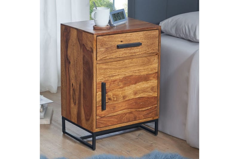 Natbord Wohnling Massivt træ til kontinentalsenge med 3 skuffer 1 dør landstil - Møbler - Borde - Aflastningsbord - Sengebord
