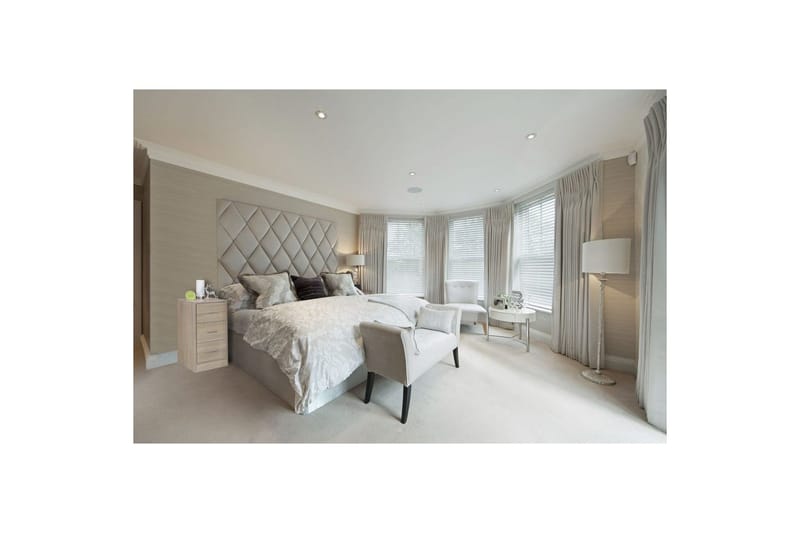 Natbord Wohnling til boksmadras, 68 cm høj og 3 skuffer i et moderne look Sonoma - Sonoma - Møbler - Borde - Aflastningsbord - Sengebord