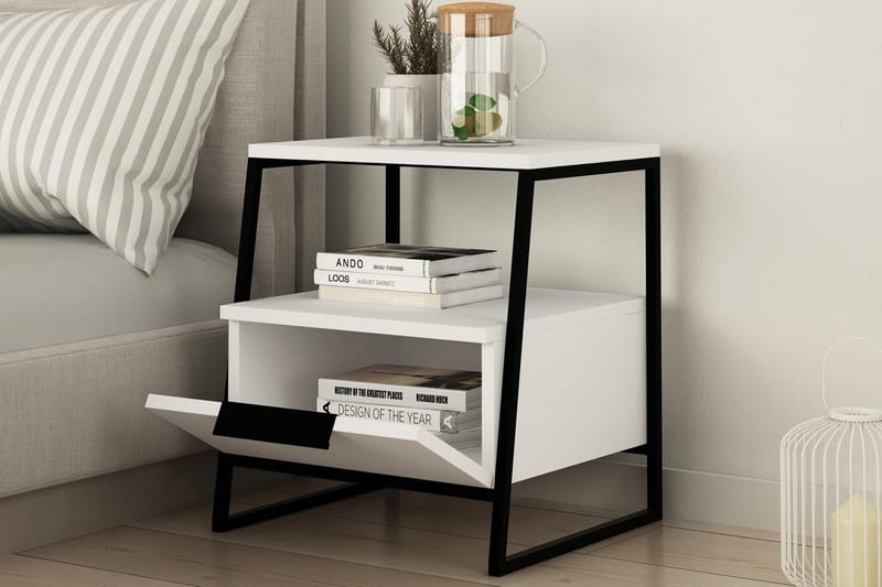 Bodsjö Sengebord 45 cm med Opbevaring Hylde + Låge - Hvid/Sort - Møbler - Borde - Aflastningsbord - Sengebord