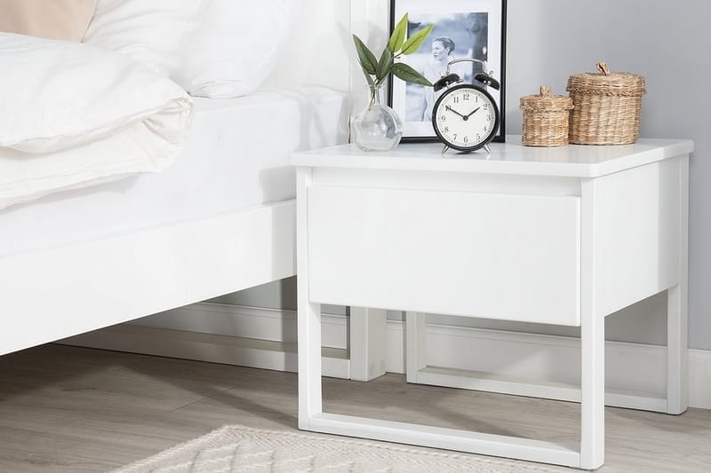 Giulia Sengebord 50 cm - Hvid - Møbler - Borde - Aflastningsbord - Sengebord