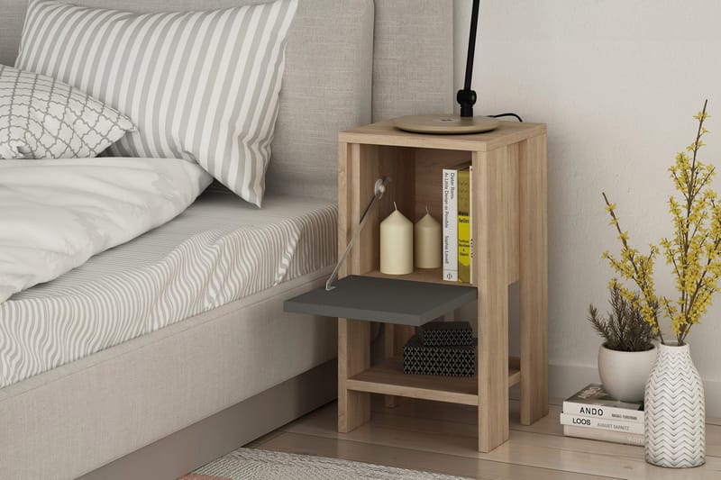 Homitis Sengebord 30 cm med Opbevaring Hylde + Låge - Egefarvet/Mørkegrå - Møbler - Borde - Aflastningsbord - Sengebord