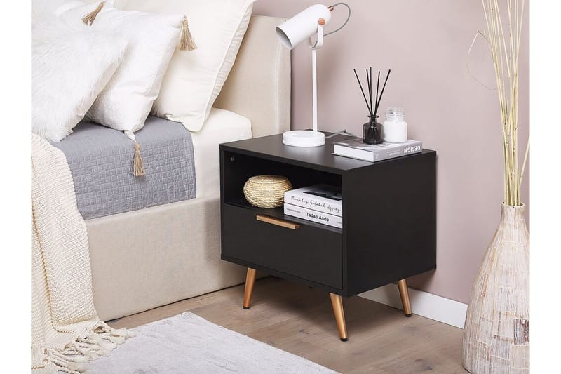 Indio Sengebord 50 cm - Sort/Guld - Møbler - Borde - Aflastningsbord - Sengebord