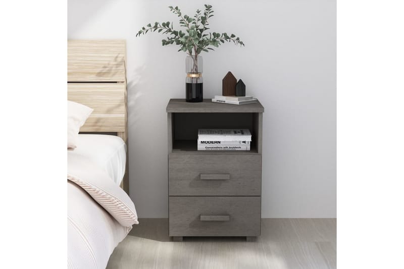 sengebord 40x35x62 cm massivt fyrretræ lysegrå - Grå - Møbler - Borde - Aflastningsbord - Sengebord