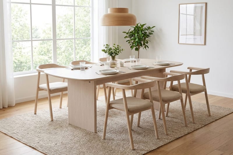 Alma spisegruppe rektangulær 220 cm hvidlaseret med 6 Jolie spisestole - Møbler - Borde - Spisebordssæt
