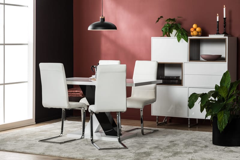 Cesi Spisebordssæt 140 cm med 4 Cibus Stole - Hvid/Sort/Sort PU/Krom - Møbler - Borde - Spisebordssæt