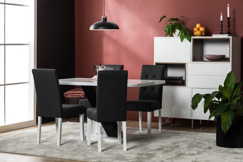 Cesi Spisebordssæt 140 cm med 4 Viktor Stole - Hvid/Sort/Sort PU - Møbler - Borde - Spisebordssæt