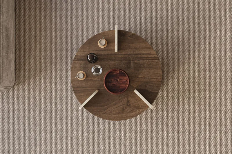 Cindral sofabord 70 cm rundt - Valnød og Travertin - Møbler - Borde - Sofabord