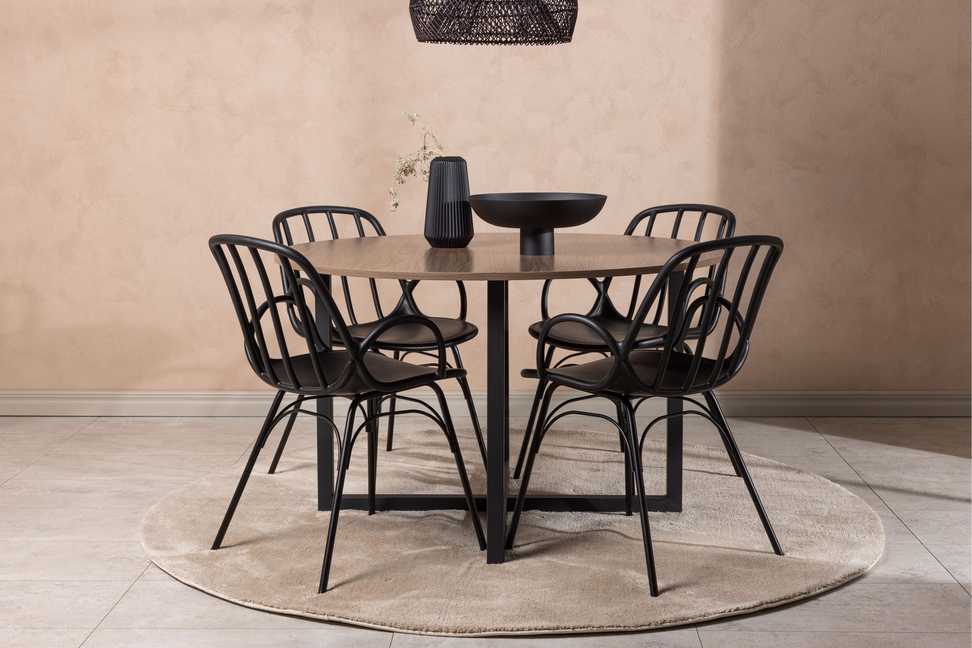 Durango Spisegruppe 120 cm Rund med 4 Dyrön Stole - Valnøtt - Møbler - Borde - Spisebordssæt