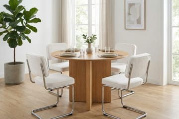 Edda spisegruppe rund 110 cm eg med 4 Milva spisebordsstole - Eg - Møbler - Borde - Spisebordssæt
