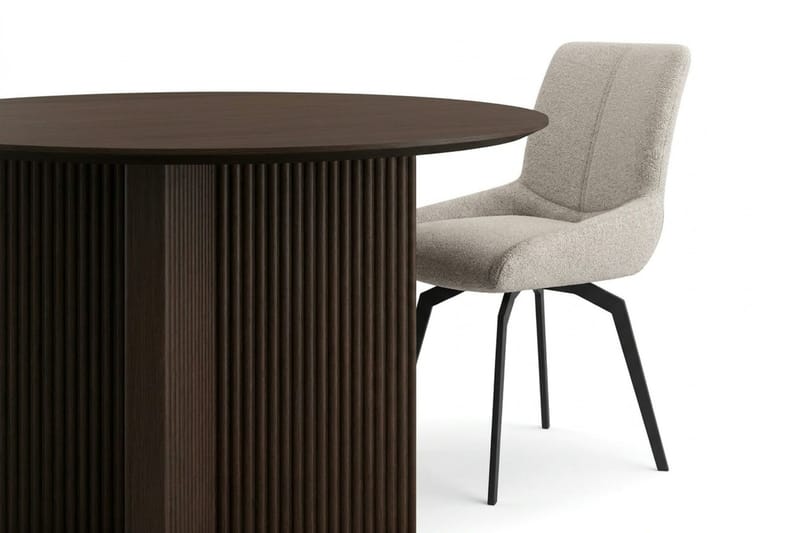 Edda spisegruppe rund 110 cm Røget eg med 4 Mora spisestole - Røget eg - Møbler - Borde - Spisebordssæt