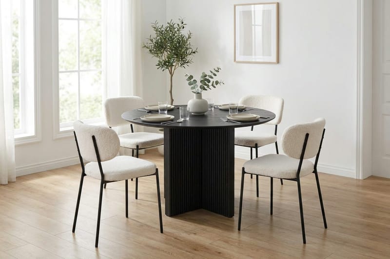 Edda spisegruppe rund 110 cm Sort med 4 Gemmiano spisestole - Sort - Møbler - Borde - Spisebordssæt