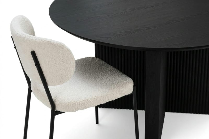 Edda spisegruppe rund 130 cm sort med 6 Gemmiano spisestole - Sortbejdset eg - Møbler - Borde - Spisebordssæt