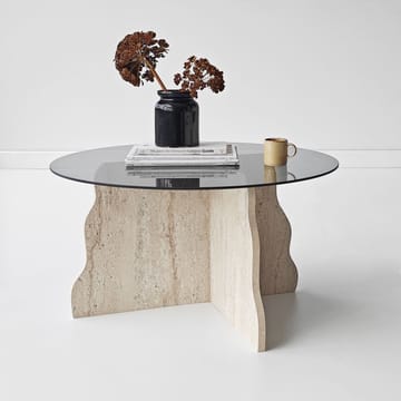 Fikret sofabord 75 cm rundt glas - Travertin og Røget - Møbler - Borde - Sofabord