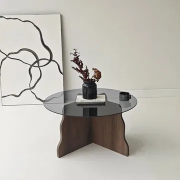 Fikret sofabord 75 cm rundt glas - Valnød og Røget - Møbler - Borde - Sofabord
