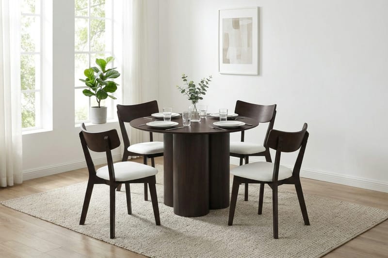 Juno spisegruppe 110 cm rund i røget eg med 4 Amelia spisestole med hynde - Røget eg/Beige - Møbler - Borde - Spisebordssæt