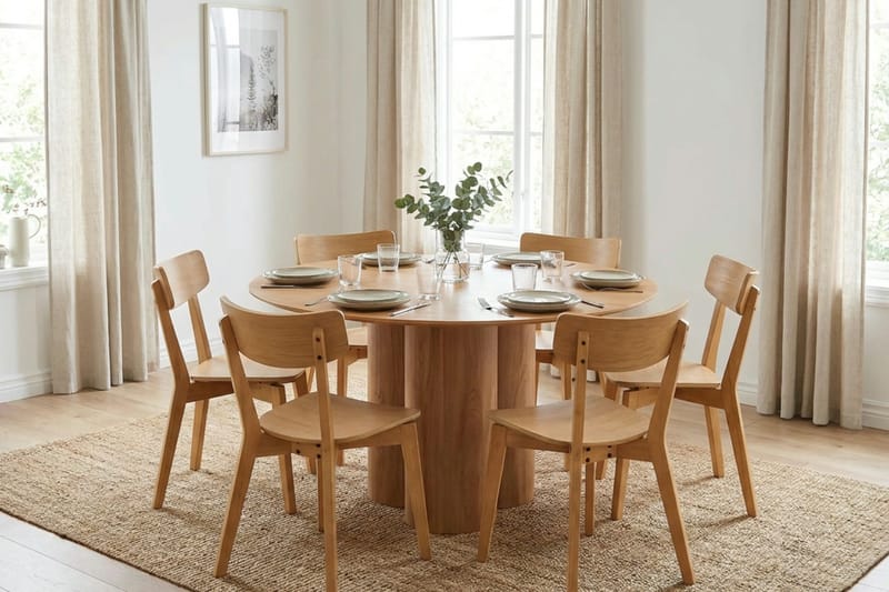Juno spisegruppe 130 cm rund i eg med 6 Amelia spisestole - Eg - Møbler - Borde - Spisebordssæt