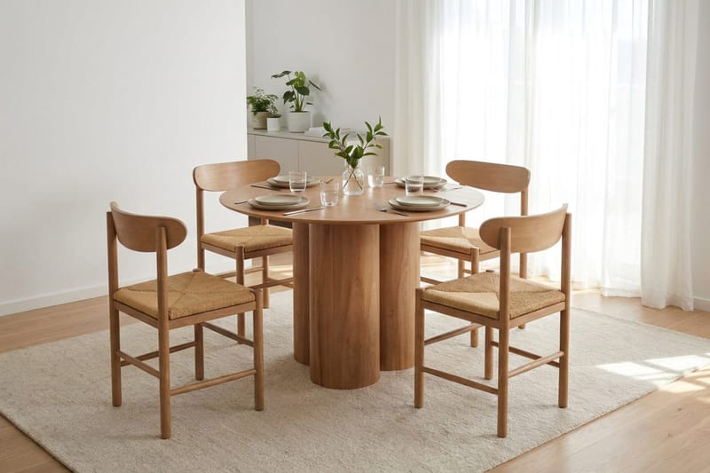 Juno spisegruppe rund 110 cm eg med 4 Malte spisestole - Møbler - Borde - Spisebordssæt