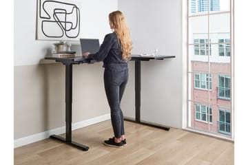 Bina Skrivebord 109x160 cm - Sort - Møbler - Borde - Kontorbord - Skrivebord - hæve-sænke-bord